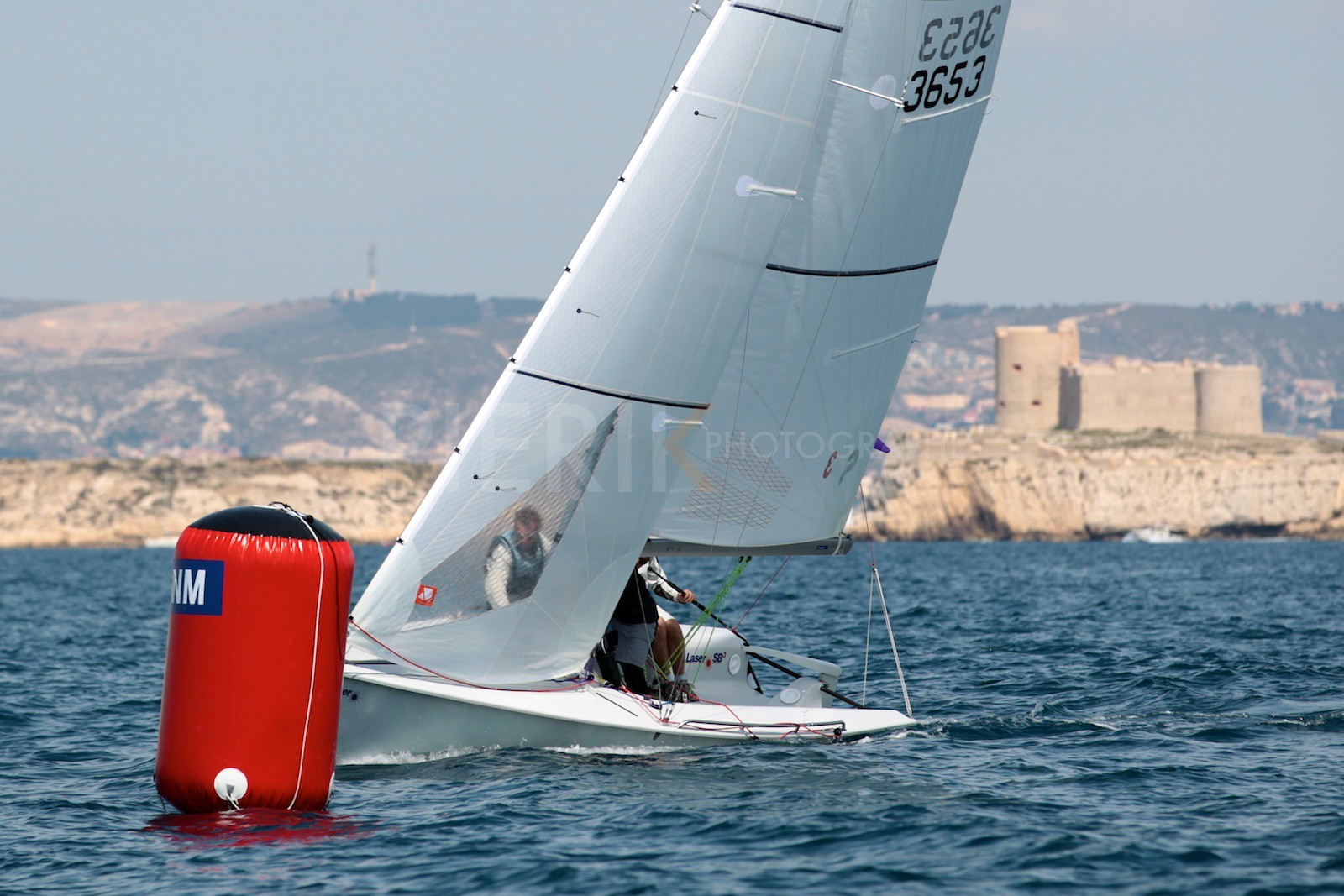 Zeus enroule la bouée