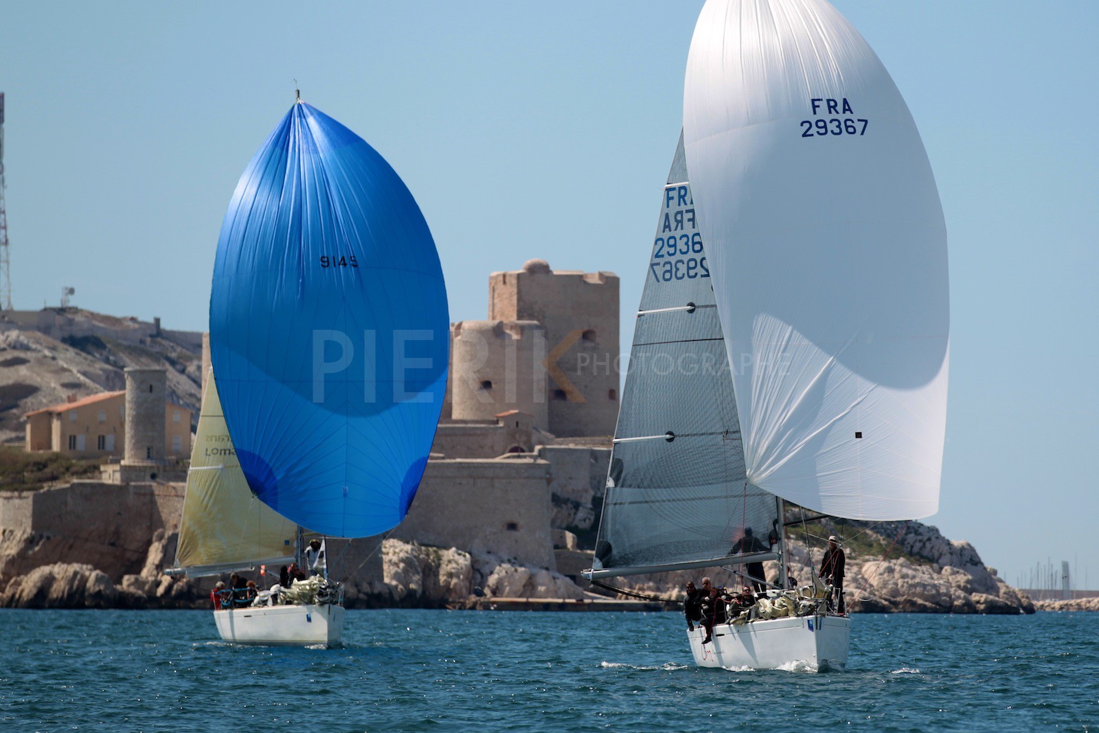 Sous spi devant le château d'If : Iguana Sun et Kalinka