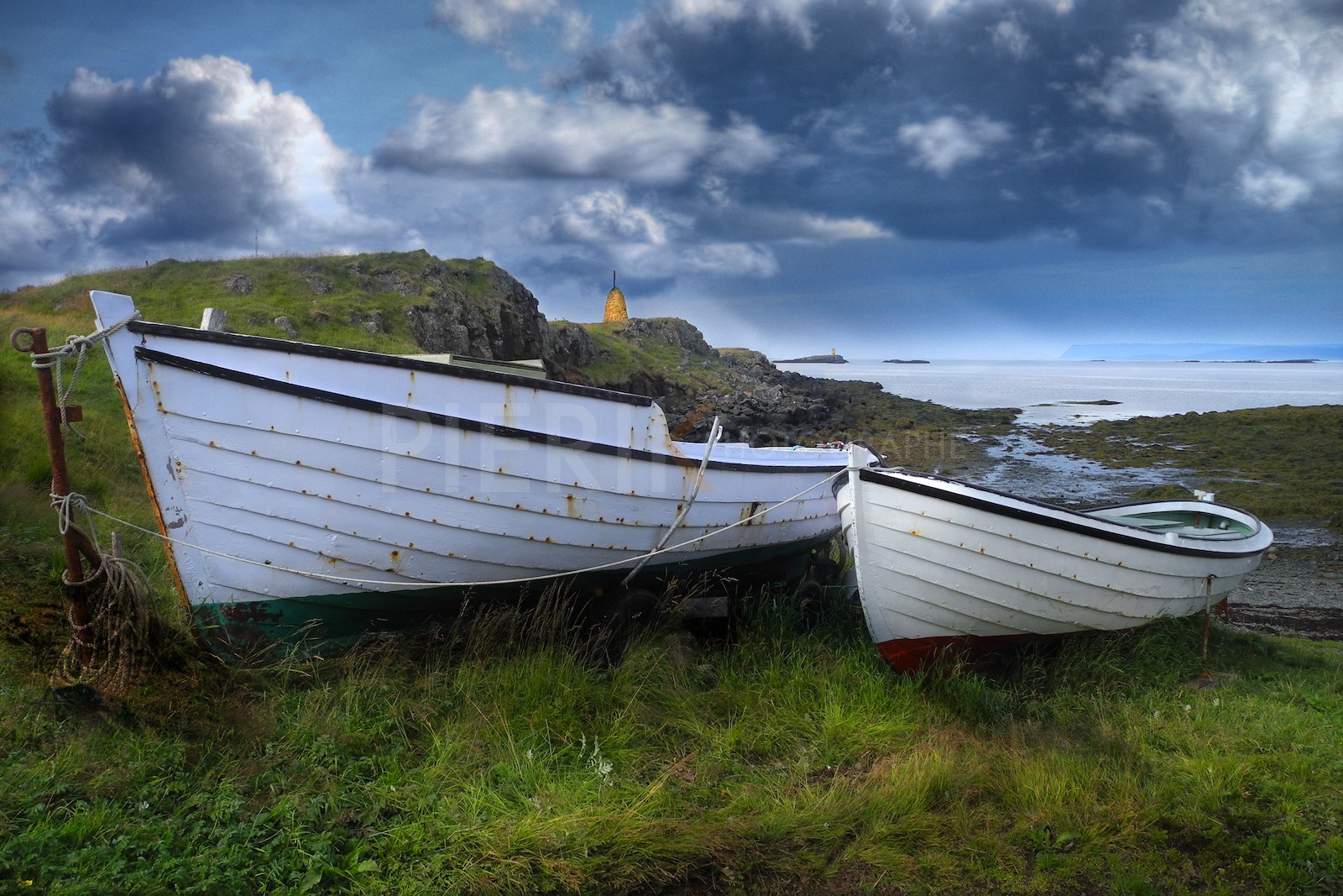 Barques sur Flatey island
