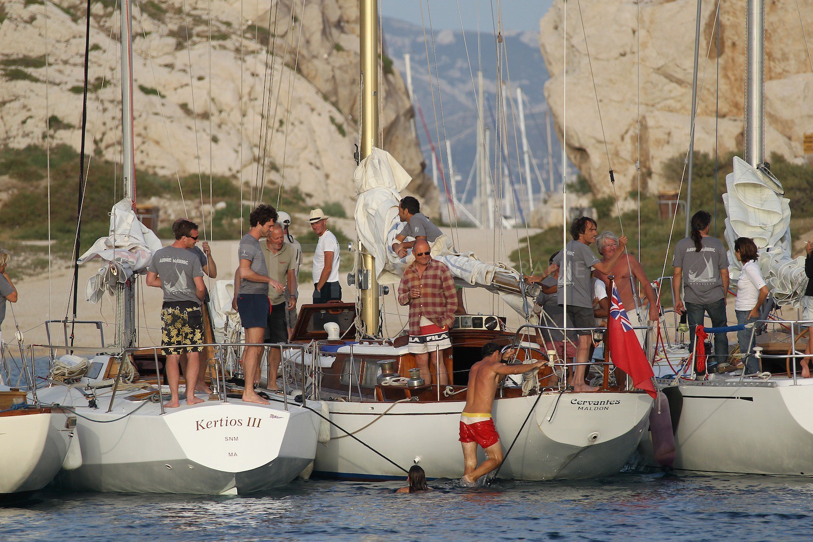 Au mouillage dans une calanque du Frioul