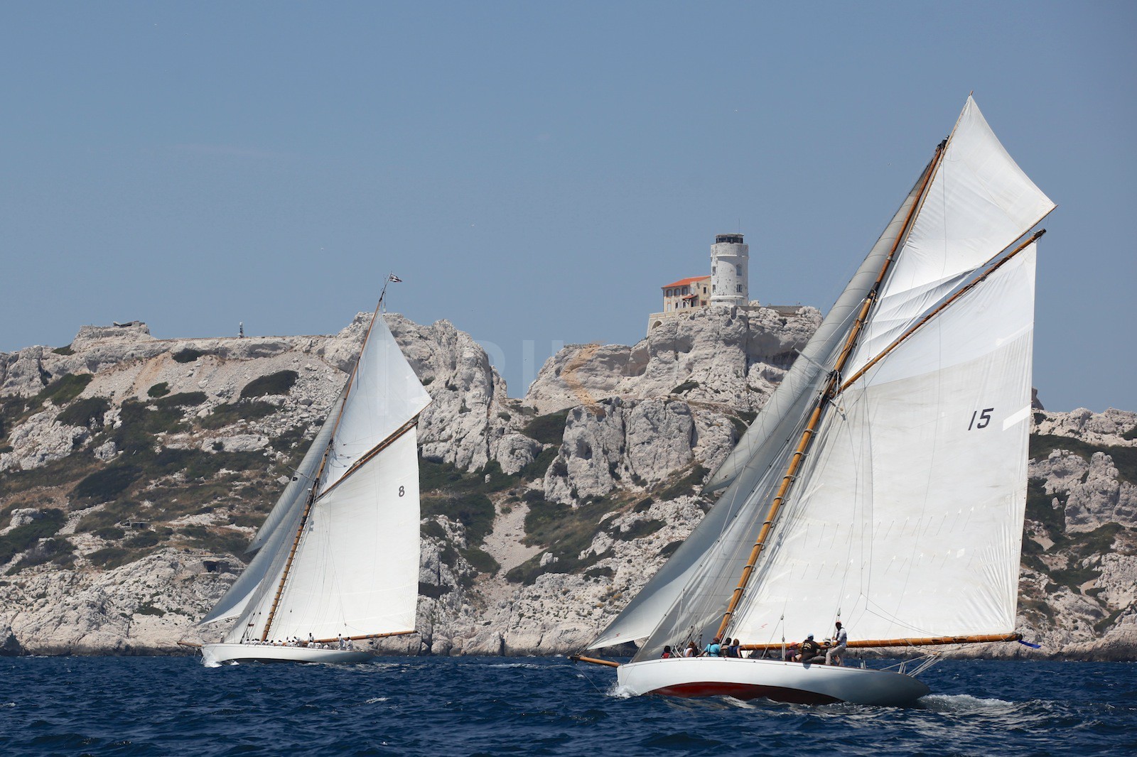 Nan et Moonbeam IV devant le Frioul