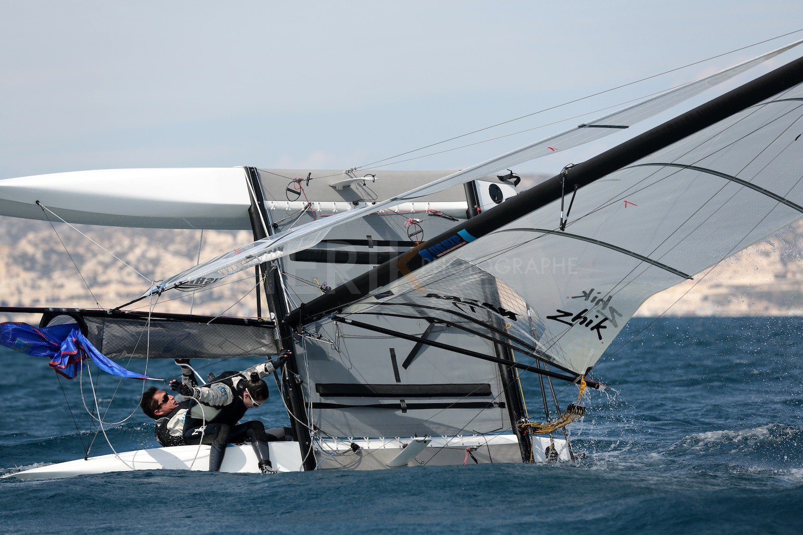Ingrid Petitjean et Olivier Backes lors du baptême de leur Nacra 17 à la SNM. En route pour les JO de Rio