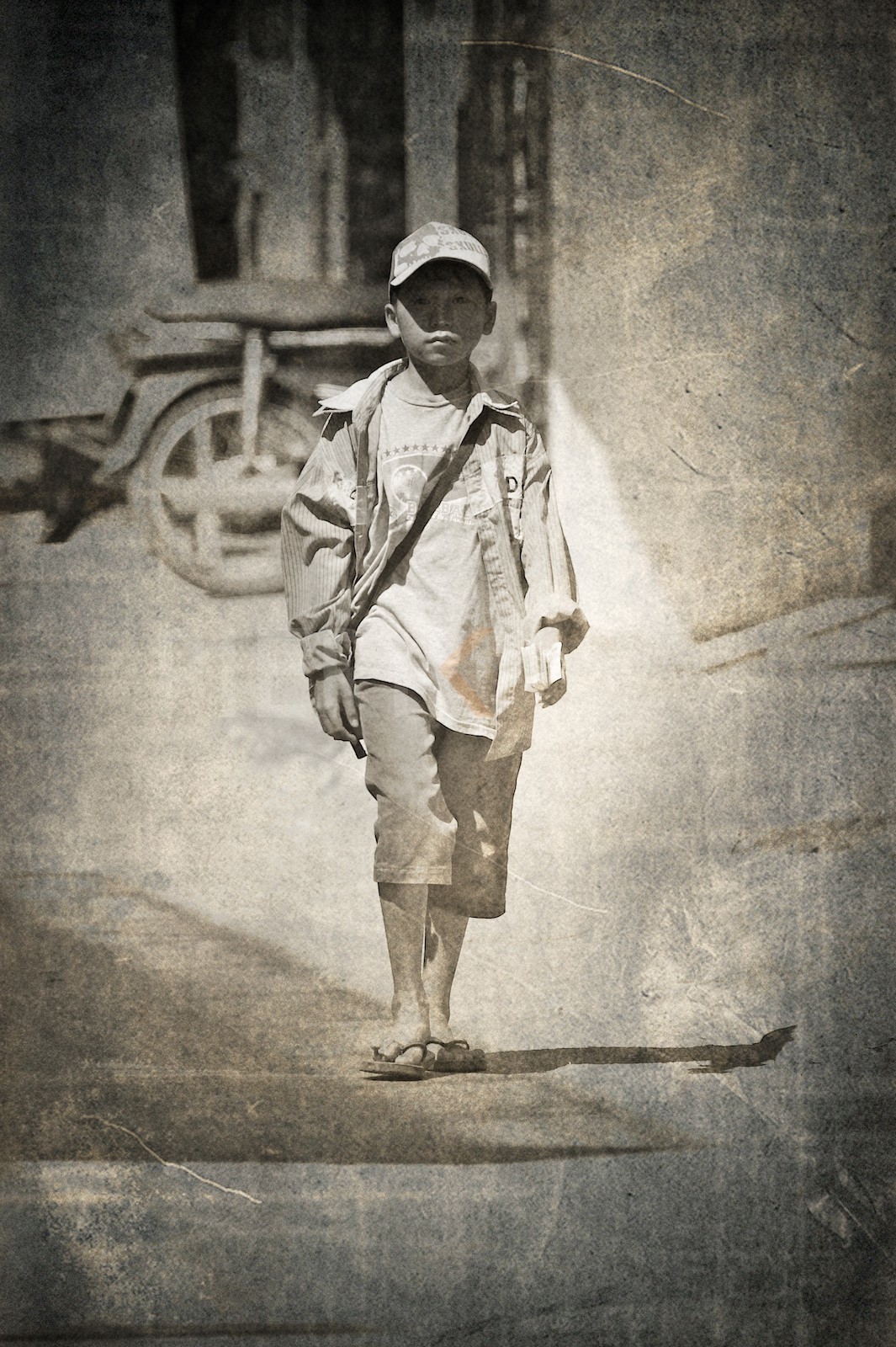 Jeune homme dans les rue de Phan Thiet