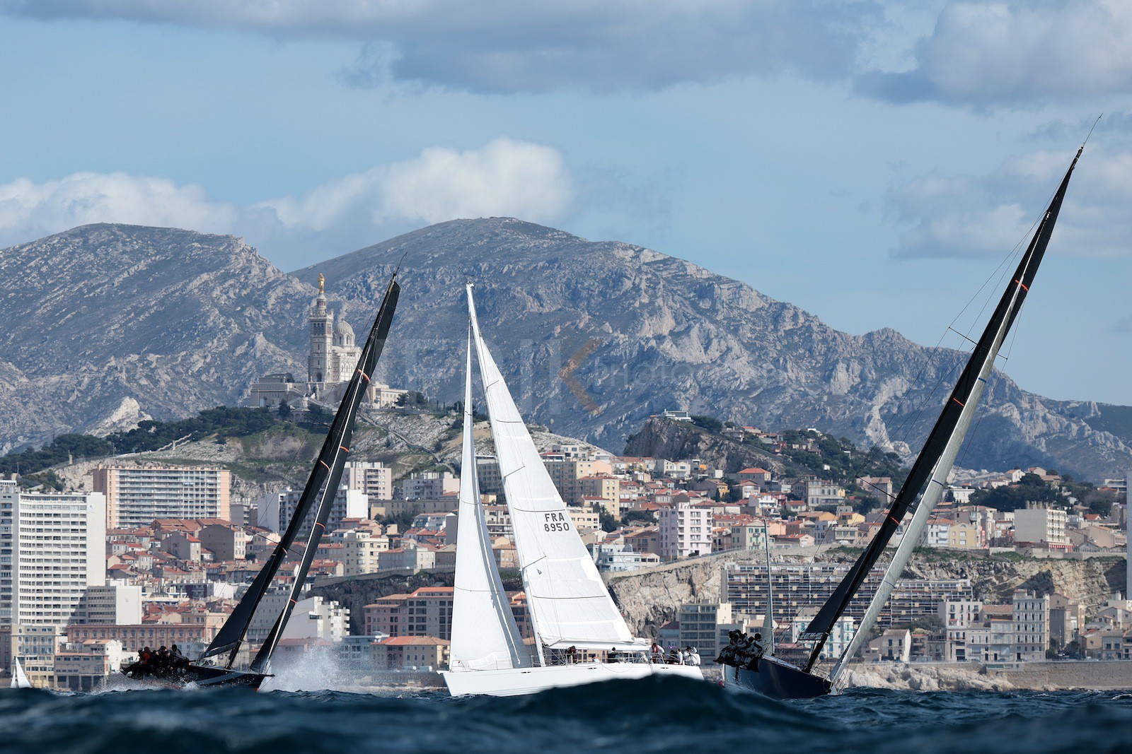 Devant la Bonne Mère