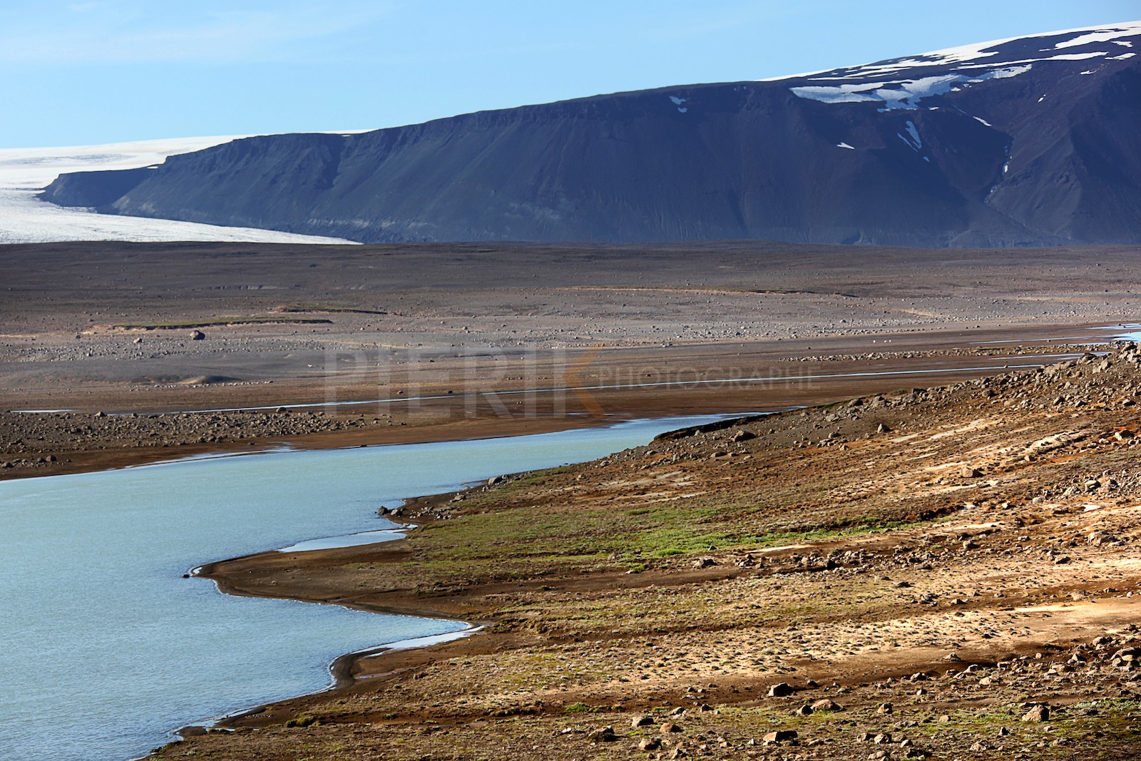 Rivière au pied du glacier Langjökull