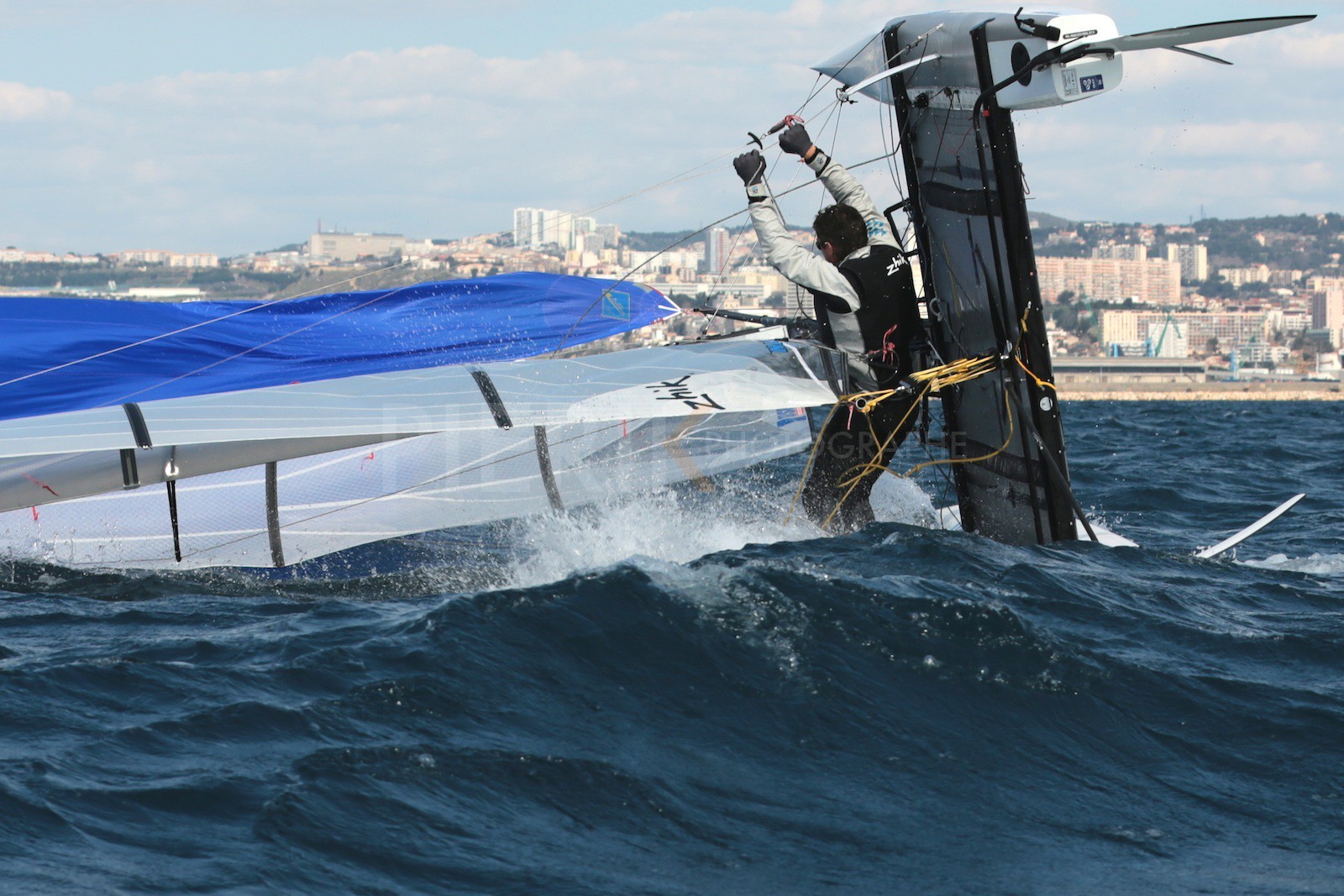Ingrid Petitjean et Olivier Backes lors du baptême de leur Nacra 17 à la SNM. En route pour les JO de Rio